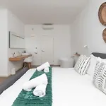 One Bedroom Apartment In Adderley Street