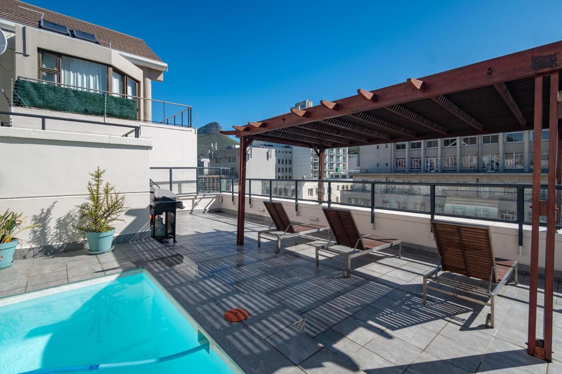 One Bedroom In Adderley Street Apartment