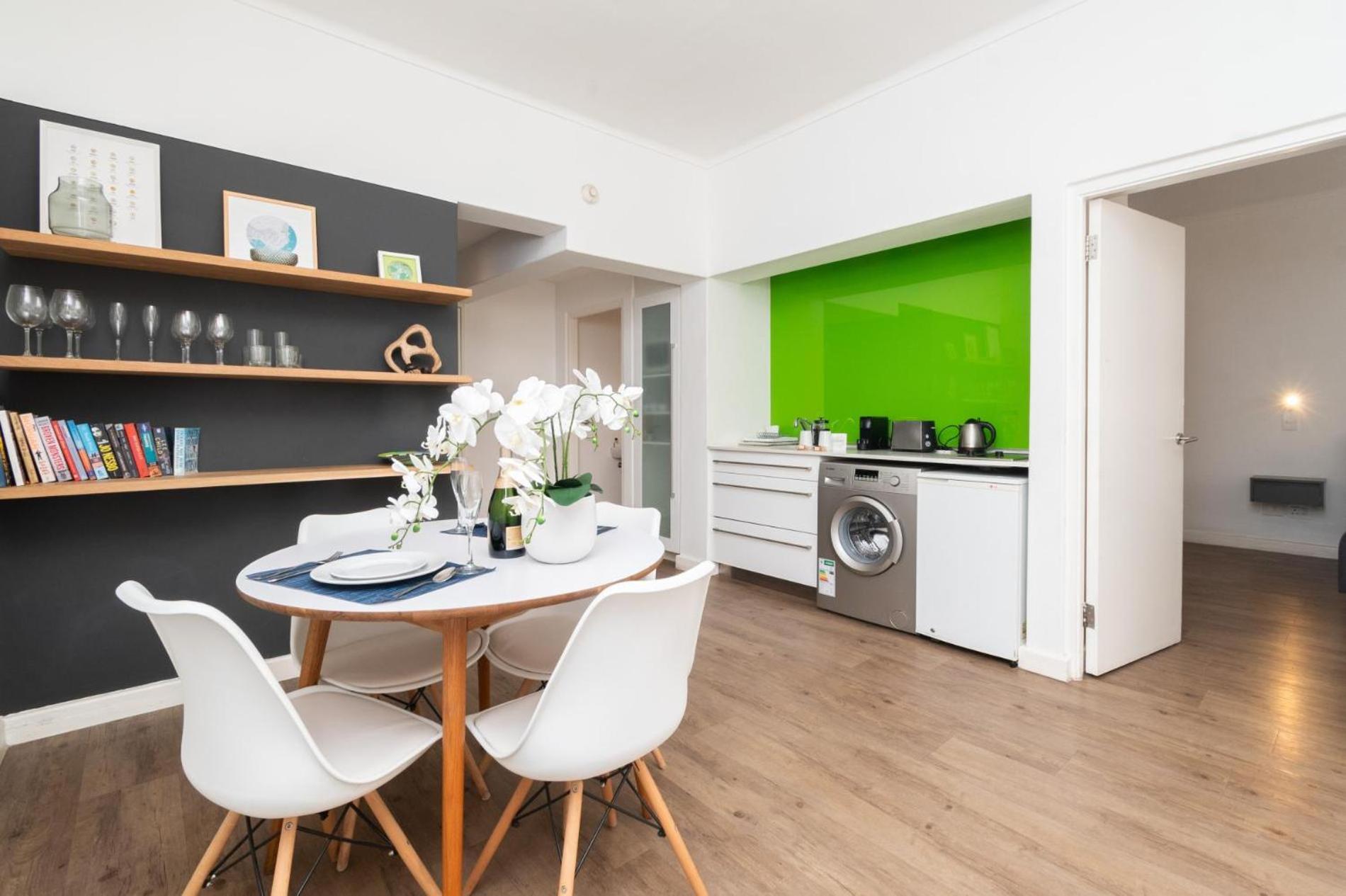 One Bedroom In Adderley Street Le Cap
